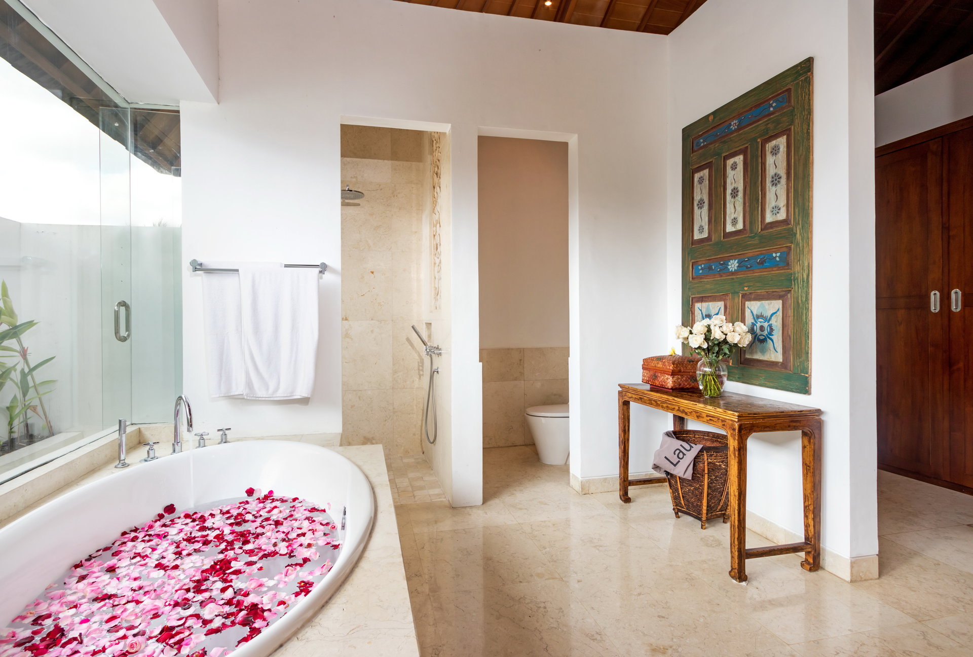 The Complete Guide to Renting Your Exclusive Holiday Villa in Kabupaten Badung with Private Pool and Fully Staffed, Bali Villa 2113