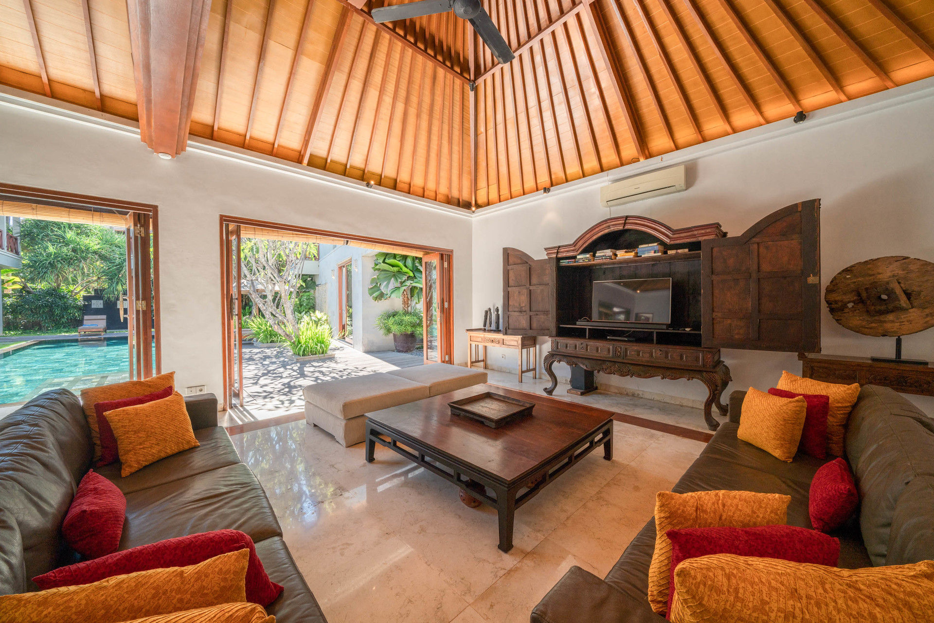 The Complete Guide to Renting Your Exclusive Holiday Villa in Kabupaten Badung with Private Pool and Fully Staffed, Bali Villa 2113