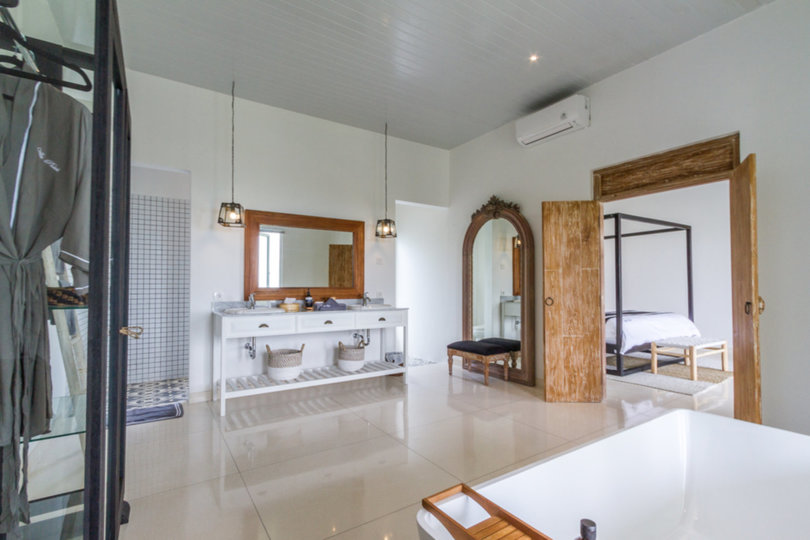 Imagine Your Family Renting a Luxury 5 Bedroom Holiday Villa with Stunning Ocean Views, Bali Villa 2114