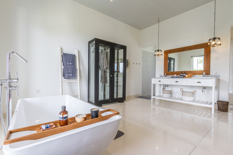 Imagine Your Family Renting a Luxury 5 Bedroom Holiday Villa with Stunning Ocean Views, Bali Villa 2114