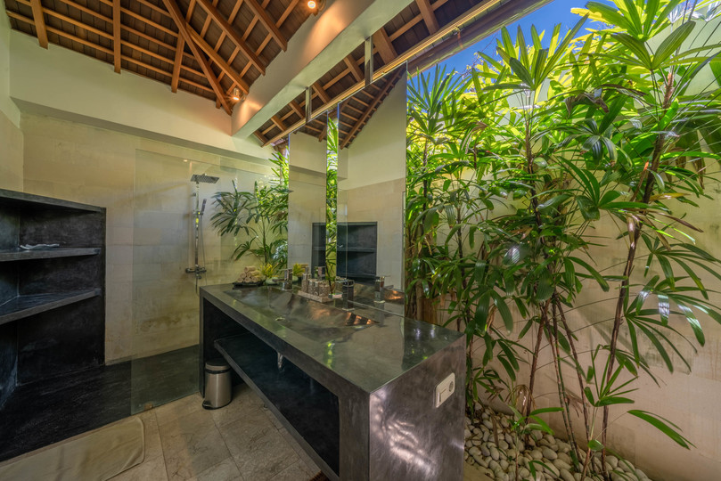 Luxury 4-Bedroom Getaway Near Double Six Beach, Bali Villa 2116