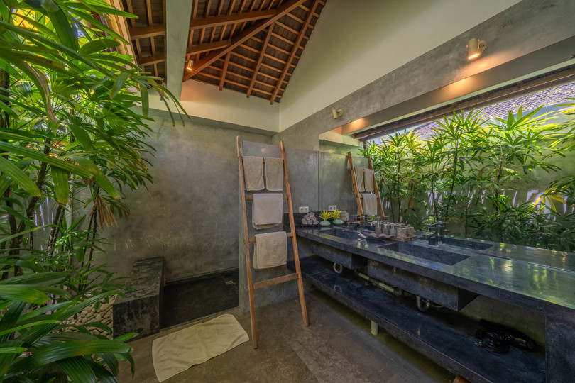 Luxury 4-Bedroom Getaway Near Double Six Beach, Bali Villa 2116