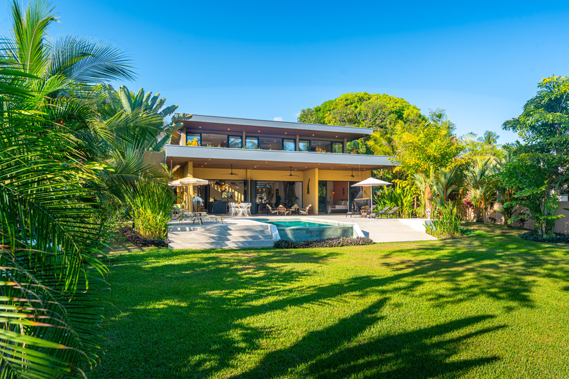 5 Star Villa Assinie – Sophisticated Beachfront Luxury