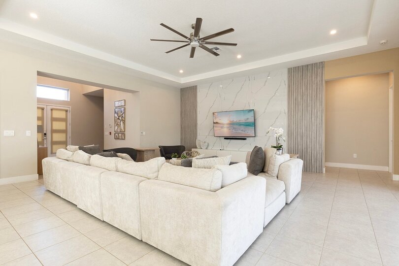 5 Star Villa Aurelius – A Golden Grand Residence