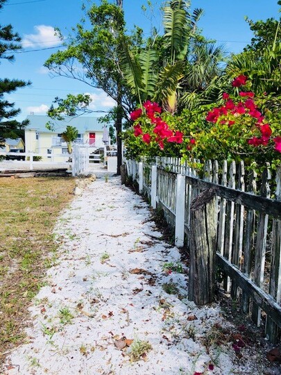 Luxury Contemporary Style Cottage on Beachy Vacation, Florida Cottage 5968