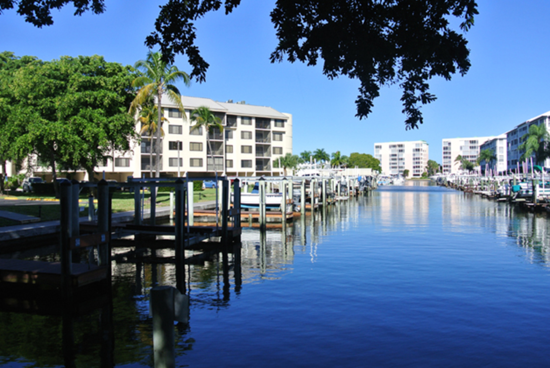 Exclusive Condo in One of  most Prestigious Resorts, Santa Maria Harbor Resort, Florida Condo 5956