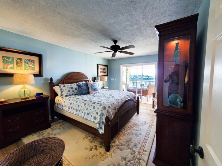 Exclusive Holiday Condo on Collier County, Florida Condo 5987
