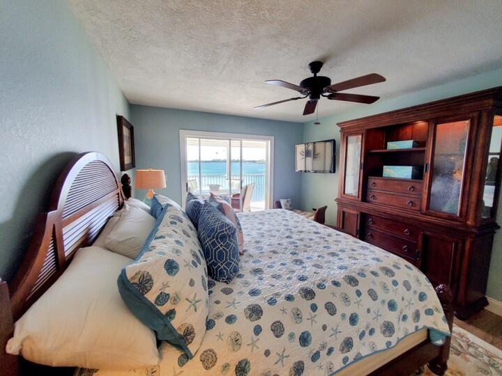 Exclusive Holiday Condo on Collier County, Florida Condo 5987