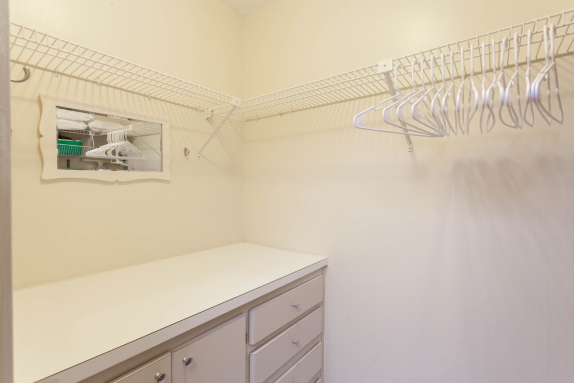 Exclusive Holiday Condo on Bonita Beach, minutes from Disney, Florida Condo 5927