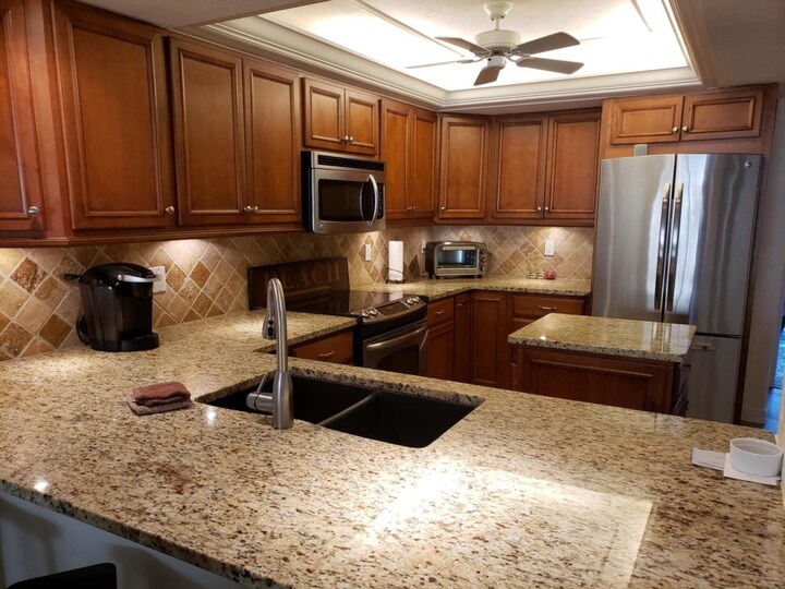 Luxury Contemporary Style Condo on Casa Bonita II, Florida Condo 5930
