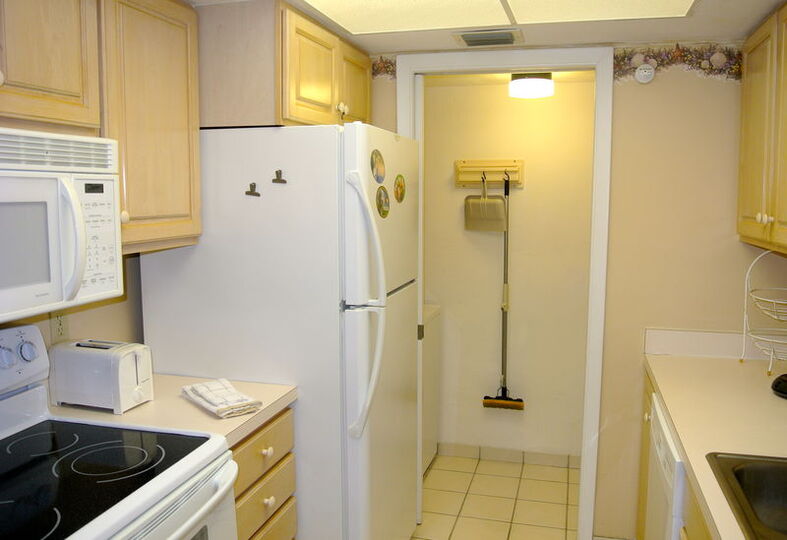 Exclusive Condo in One of most Prestigious Resorts, Santa Maria Harbor Resort, Florida Condo 5932