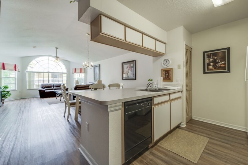 Luxury Contemporary Style Condo on Villas at Island Club, Florida Condo 6016