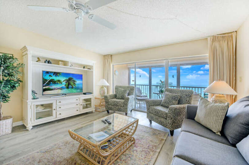 Luxury Contemporary Style Condo on Dolphin Way, Florida Condo 5937
