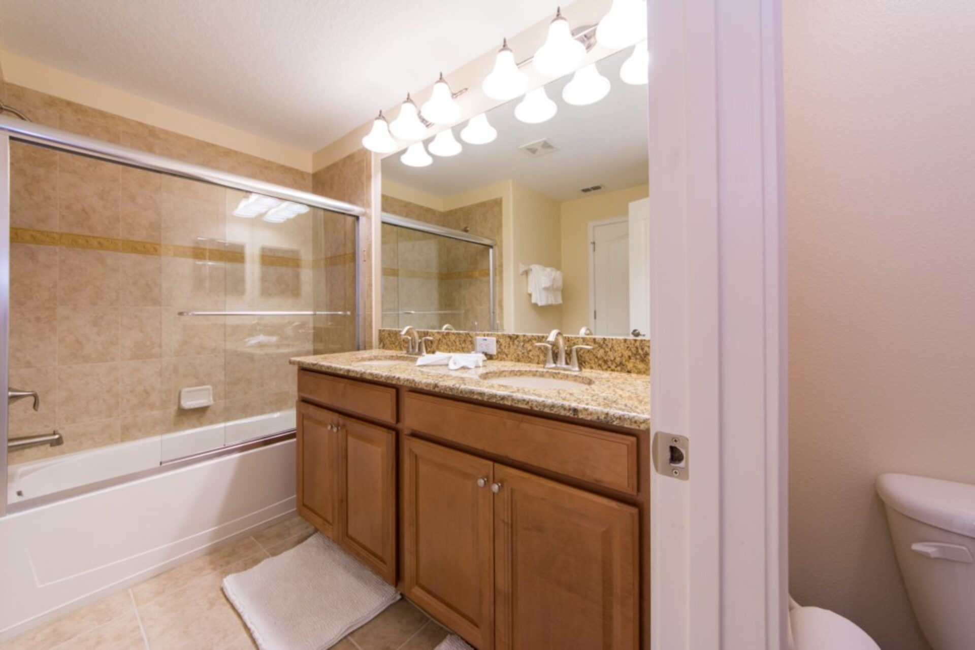 Exclusive Townhouse in One of most Prestigious Resorts, Storey Lake Resort, Florida Townhouse 4086