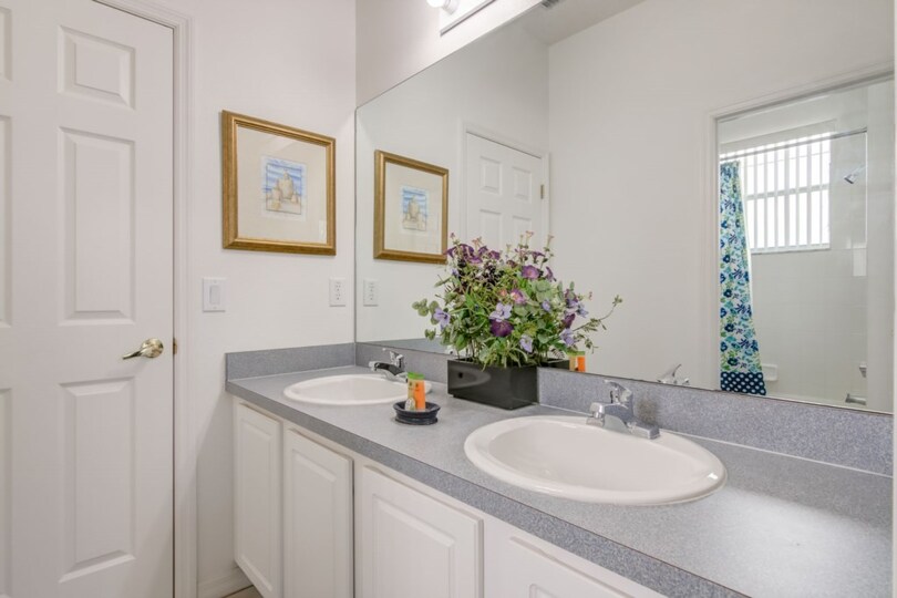 5 Star in one of the most Prestigious Areas in Calabay Parc at Tower Lake, Florida Villa 6117