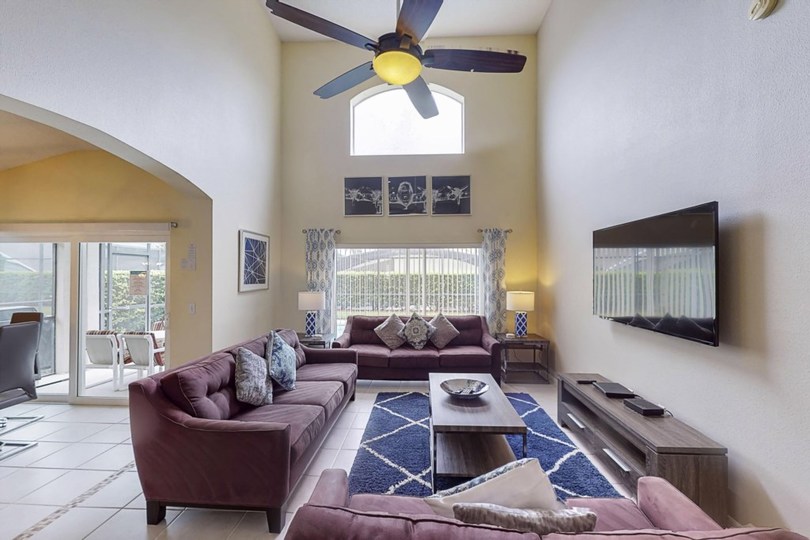 Luxury Contemporary Style Villa on Lake Berkley Resort, Florida Villa 6150