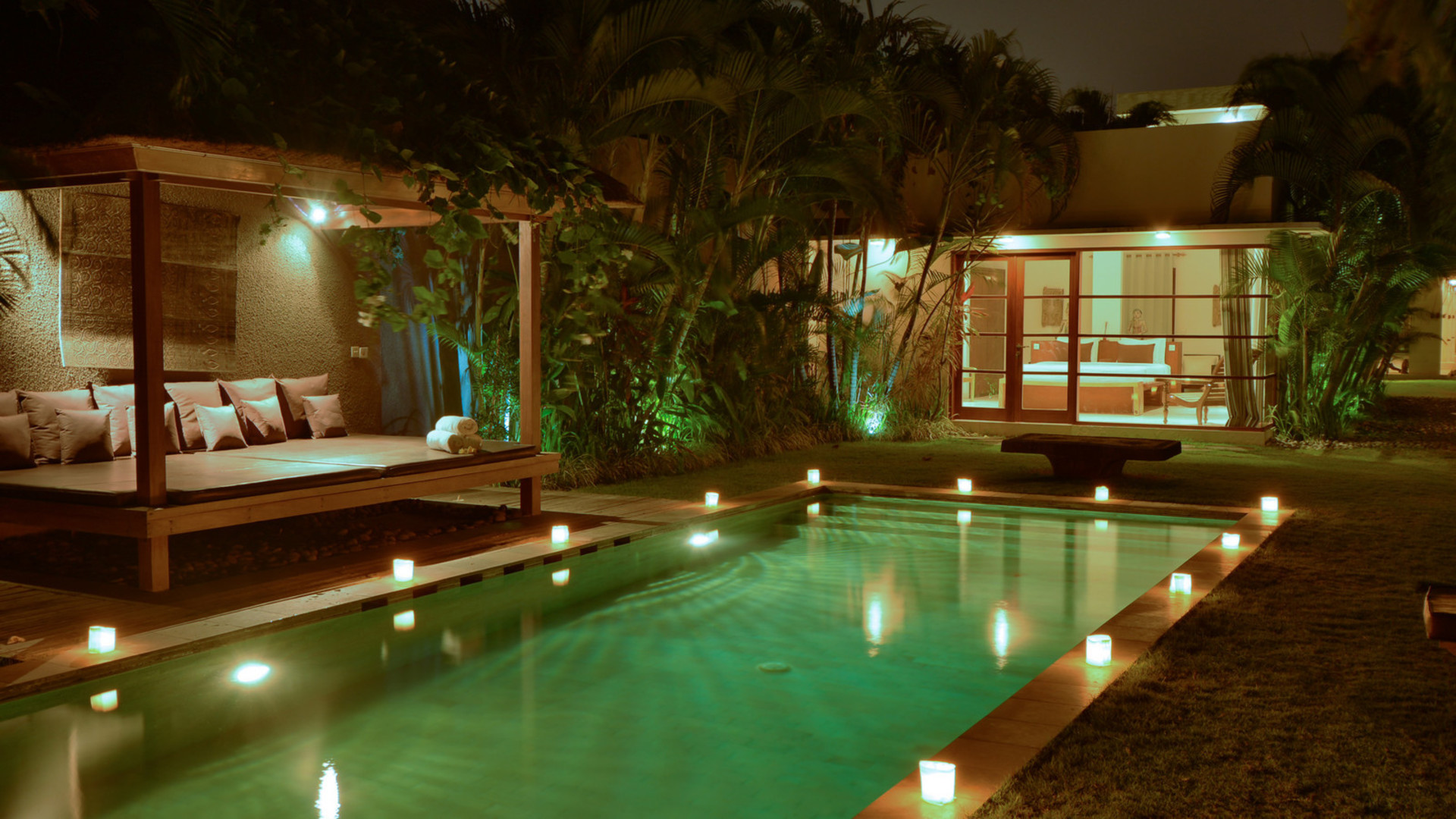 Amazing 5 Star Villa With 2 Relaxing Pools , Bali Villa 2136