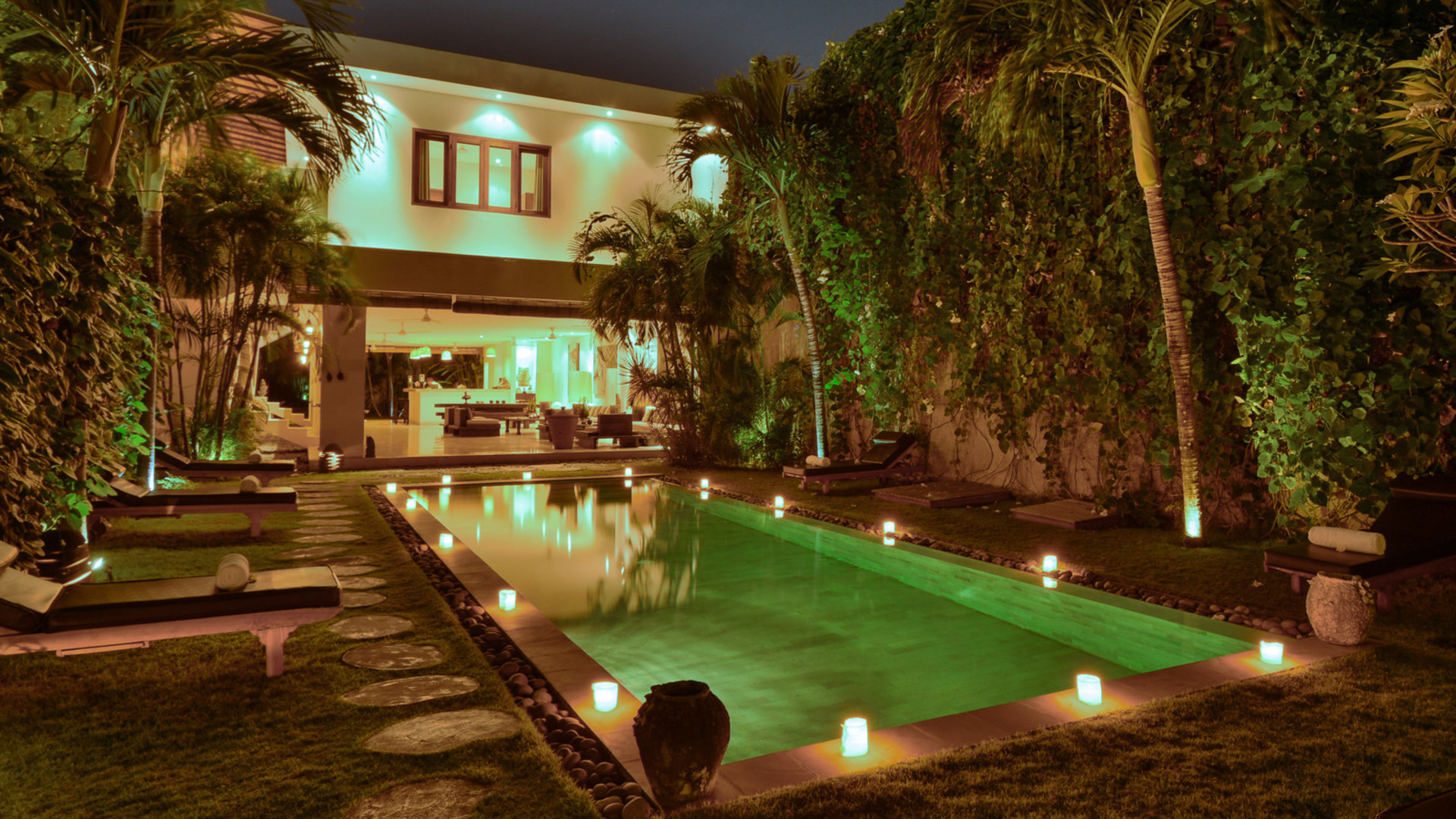 Amazing 5 Star Villa With 2 Relaxing Pools , Bali Villa 2136