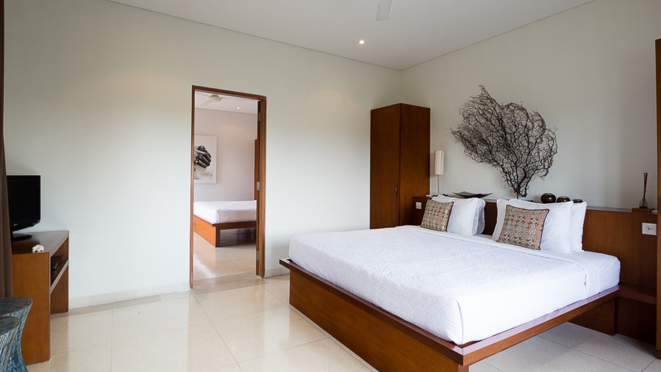 Amazing 5 Star Villa With 2 Relaxing Pools , Bali Villa 2136