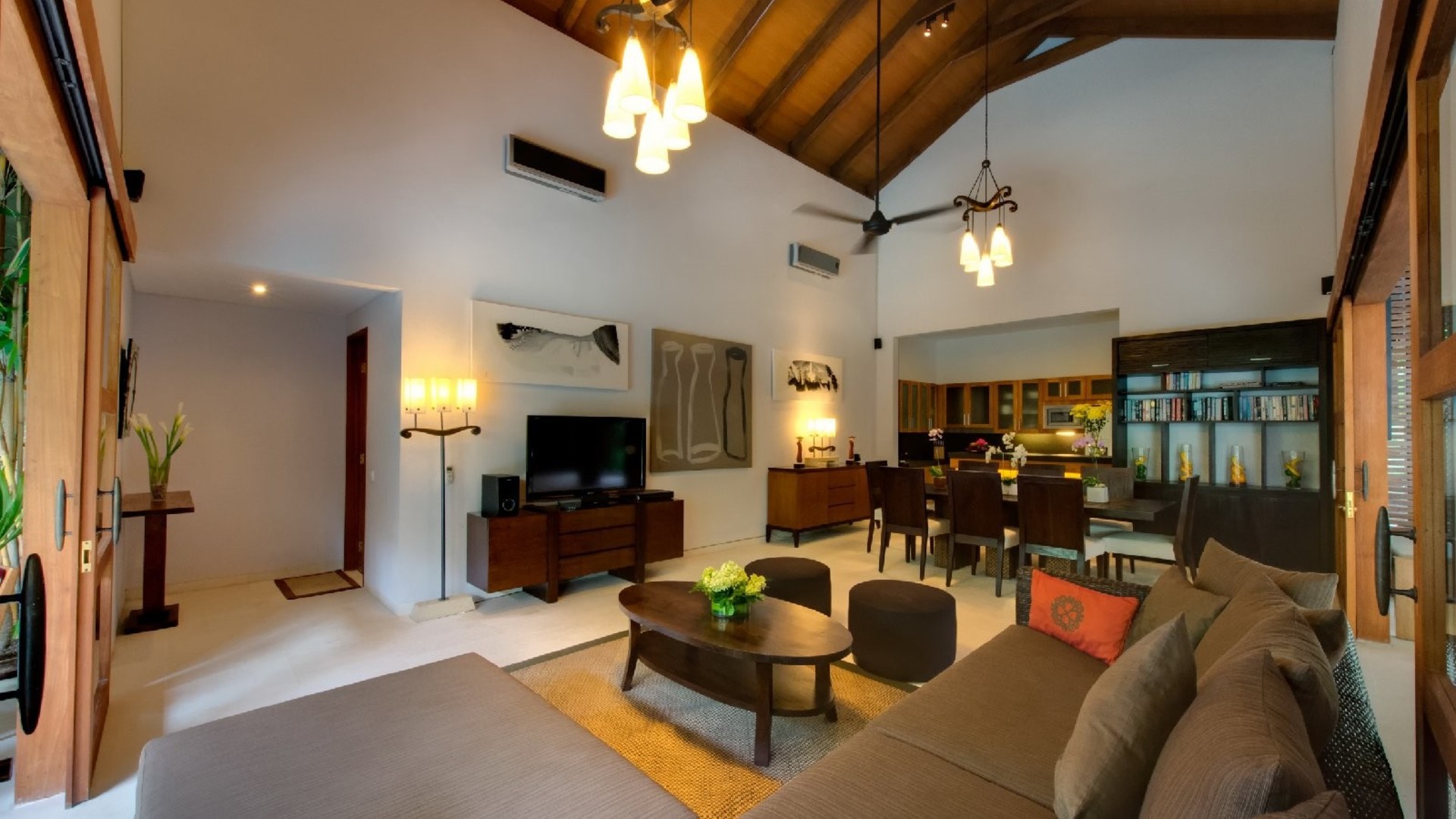 Peaceful Villa with Glistering Swimming Pool, Bali Villa 2139