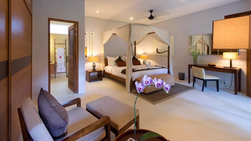 Peaceful Villa with Glistering Swimming Pool, Bali Villa 2139