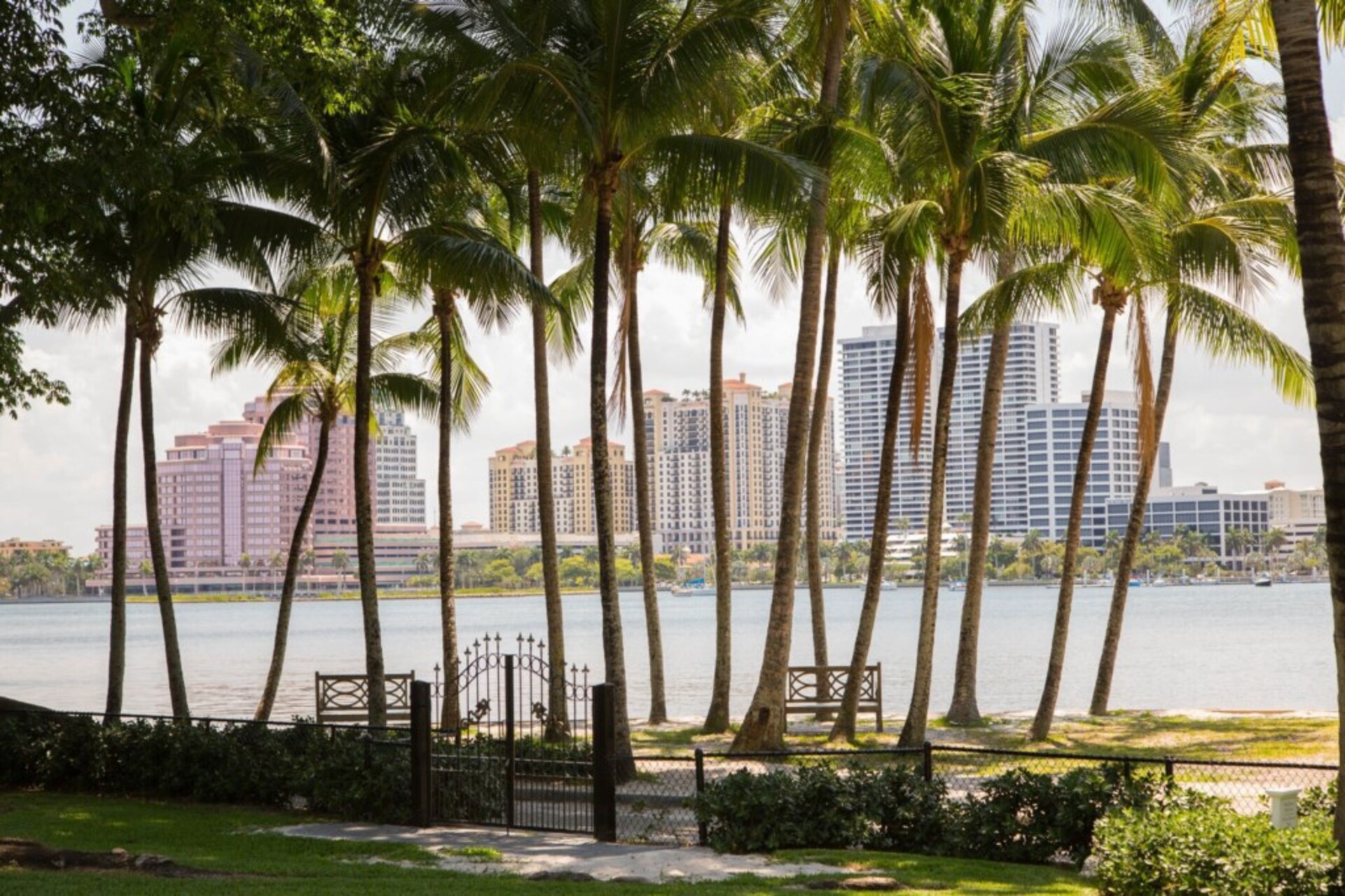 Picture Renting This Beautiful 4 Bedroom Villa in West Palm Beach, West Palm Beach Villa 1870