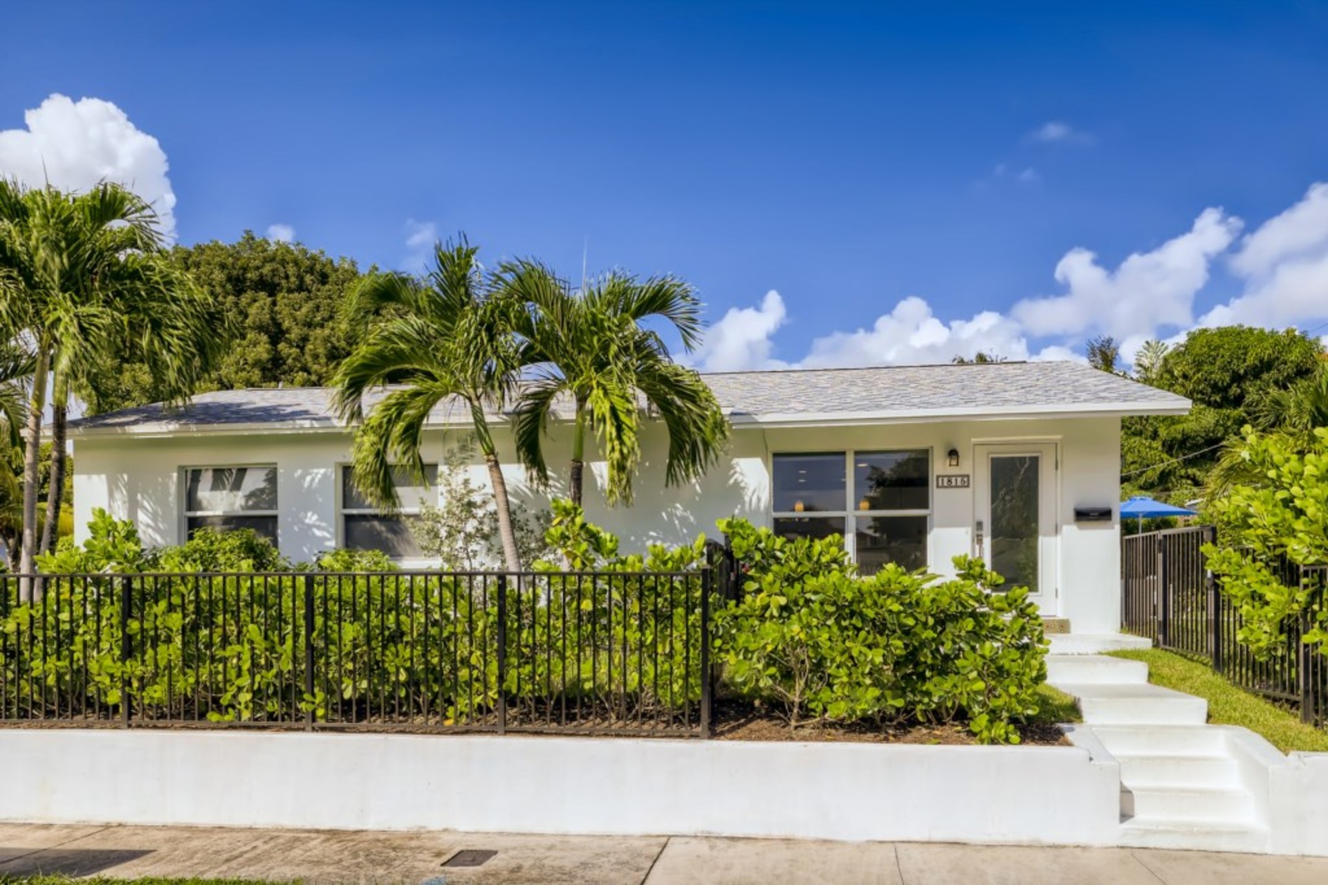 Picture Renting This Beautiful 2 Bedroom Villa In West Palm Beach, West Palm Beach Villa 1869