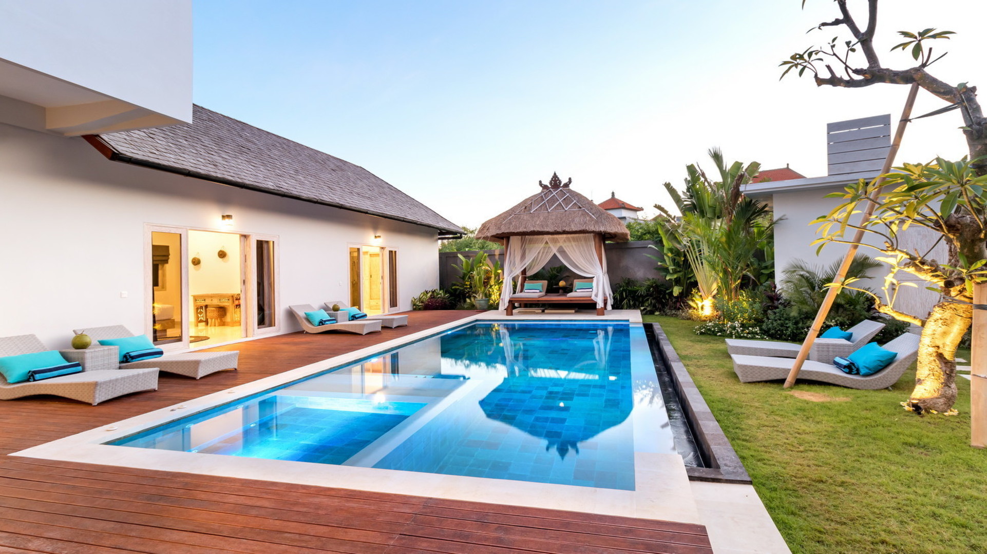 Luxurious 4BR Villa with Pool, Bali Villa 2206