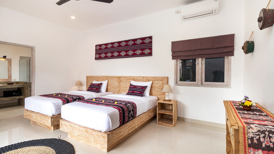 Charming 7BR Villa W/ Pool & Balcony in Bali, Bali villa 2206