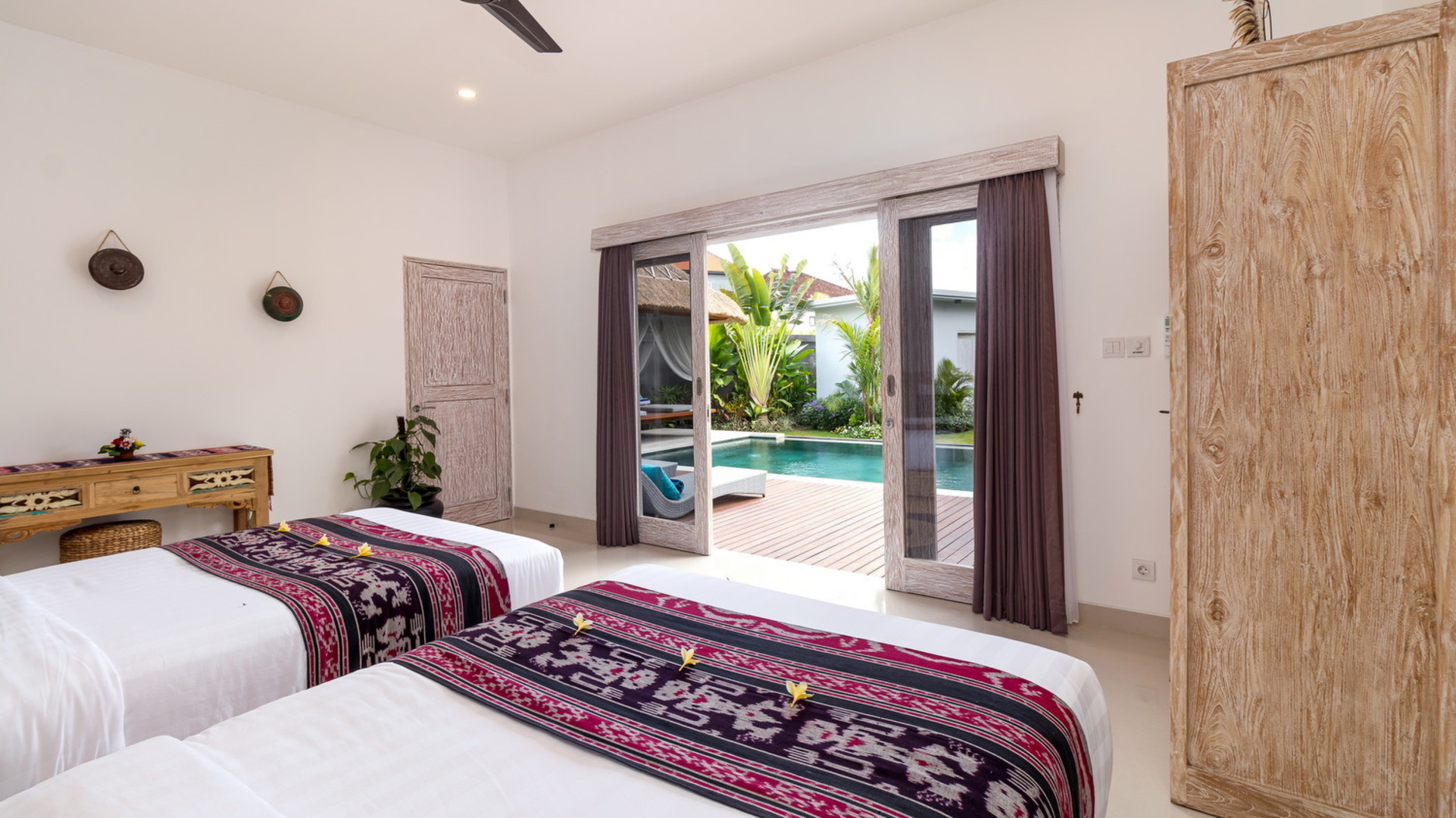 Charming 7BR Villa W/ Pool & Balcony in Bali, Bali villa 2206