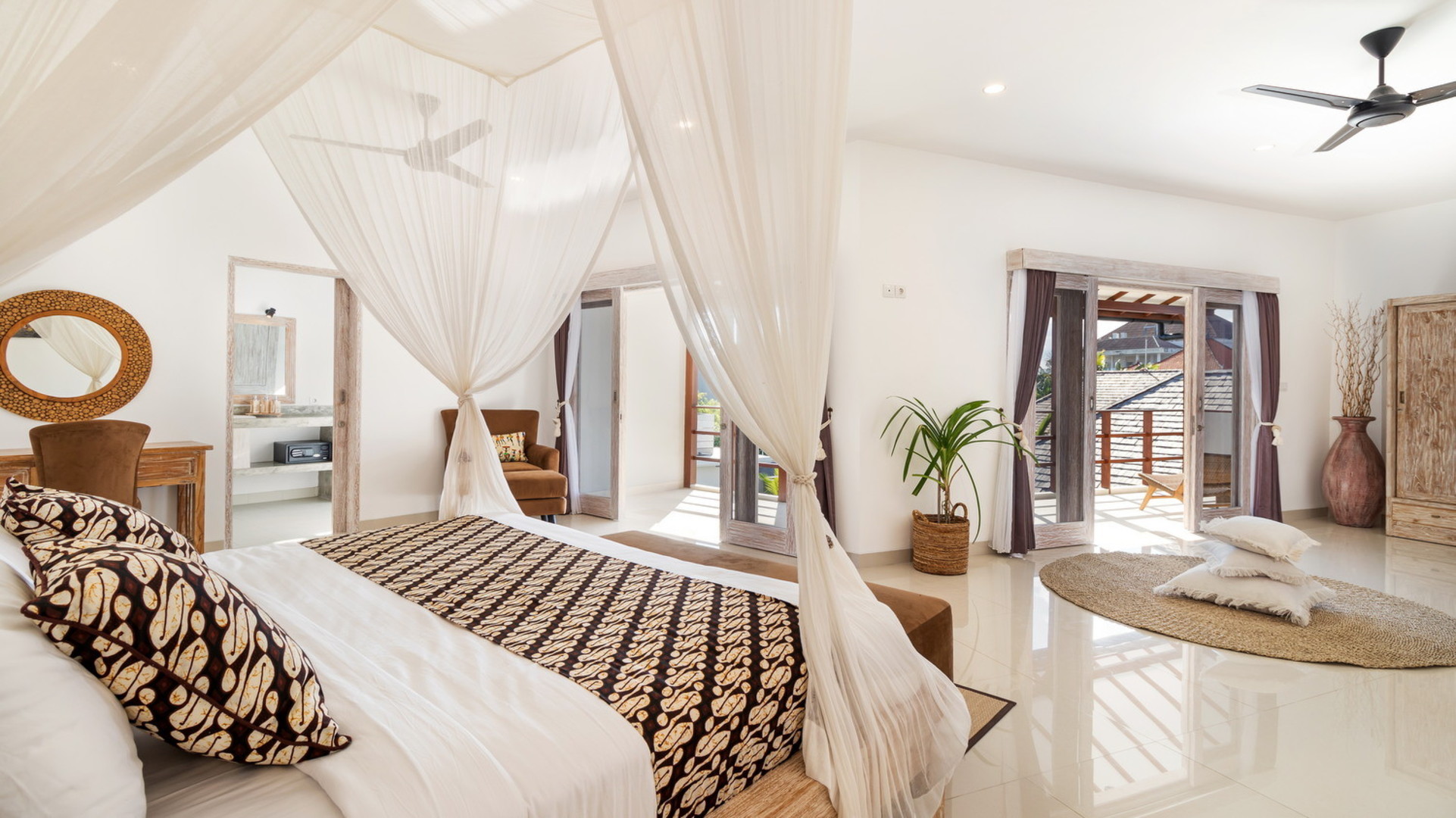 Charming 7BR Villa W/ Pool & Balcony in Bali, Bali villa 2206