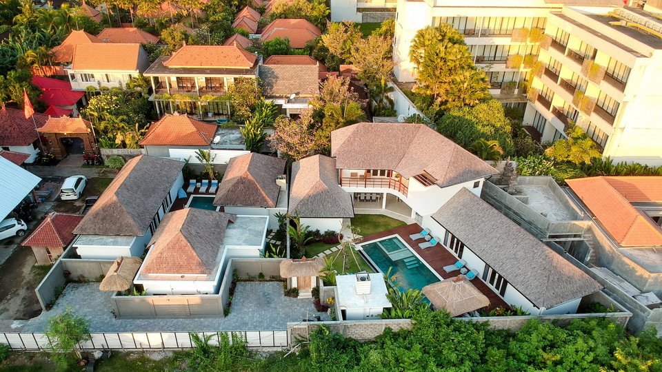 Charming 7BR Villa W/ Pool & Balcony in Bali, Bali villa 2206