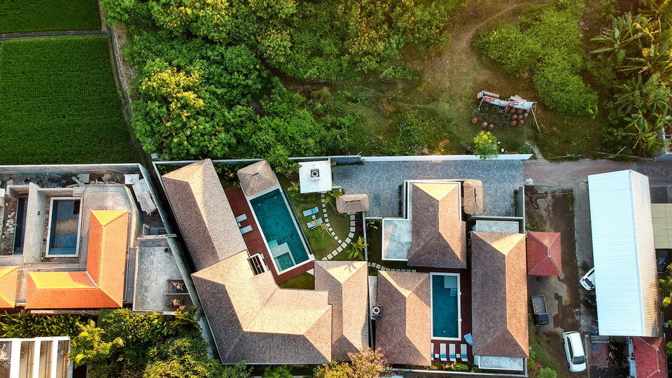 Charming 7BR Villa W/ Pool & Balcony in Bali, Bali villa 2206