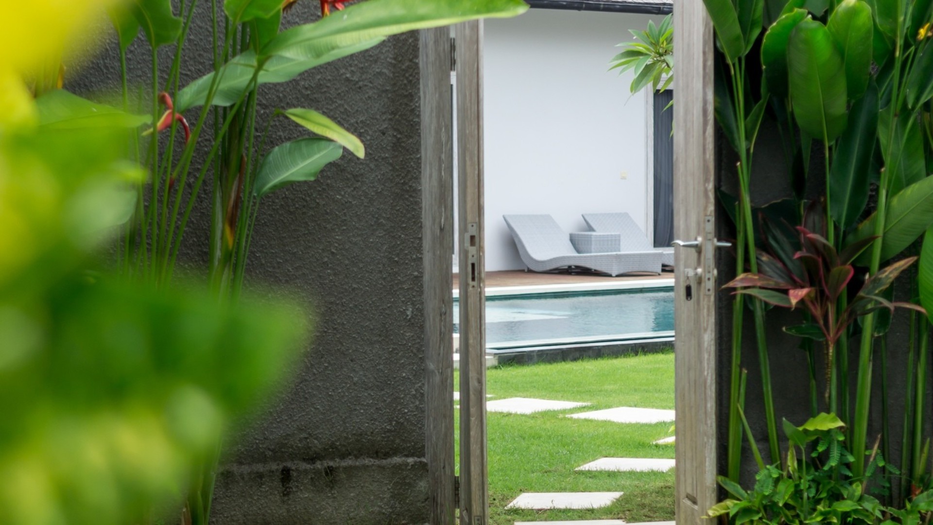 Charming 7BR Villa W/ Pool & Balcony in Bali, Bali villa 2206