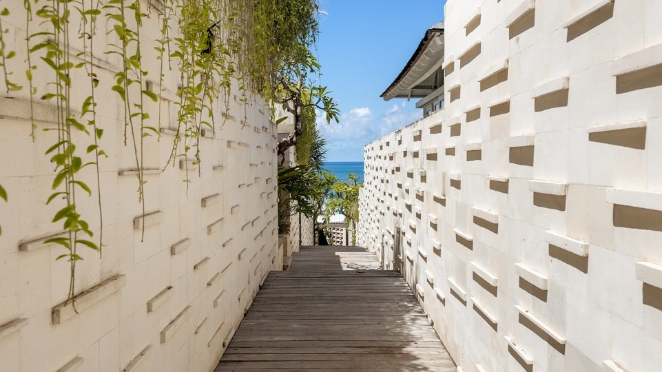 Peaceful 16BR Villa W/ Pool in Bali, Bali Villa 2209