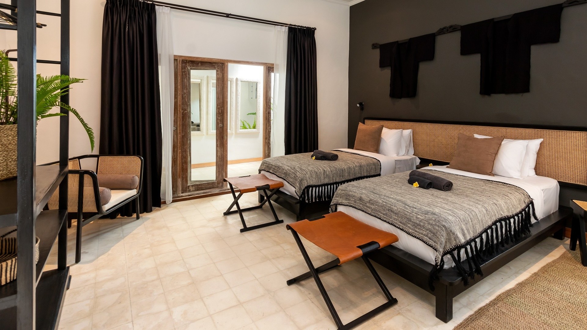 Cozy 4BR Villa with Amazing Pool Area, Bali Villa 2210