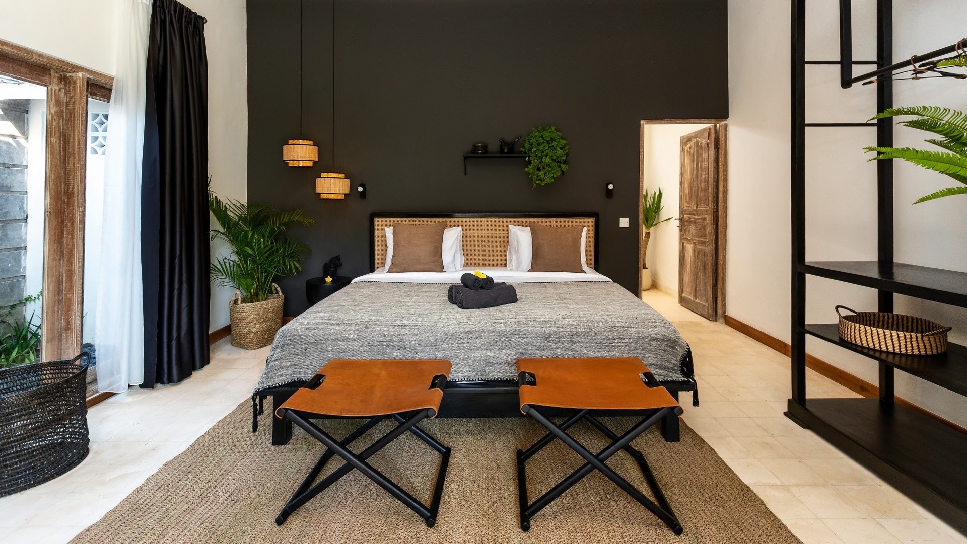 Cozy 4BR Villa with Amazing Pool Area, Bali Villa 2210