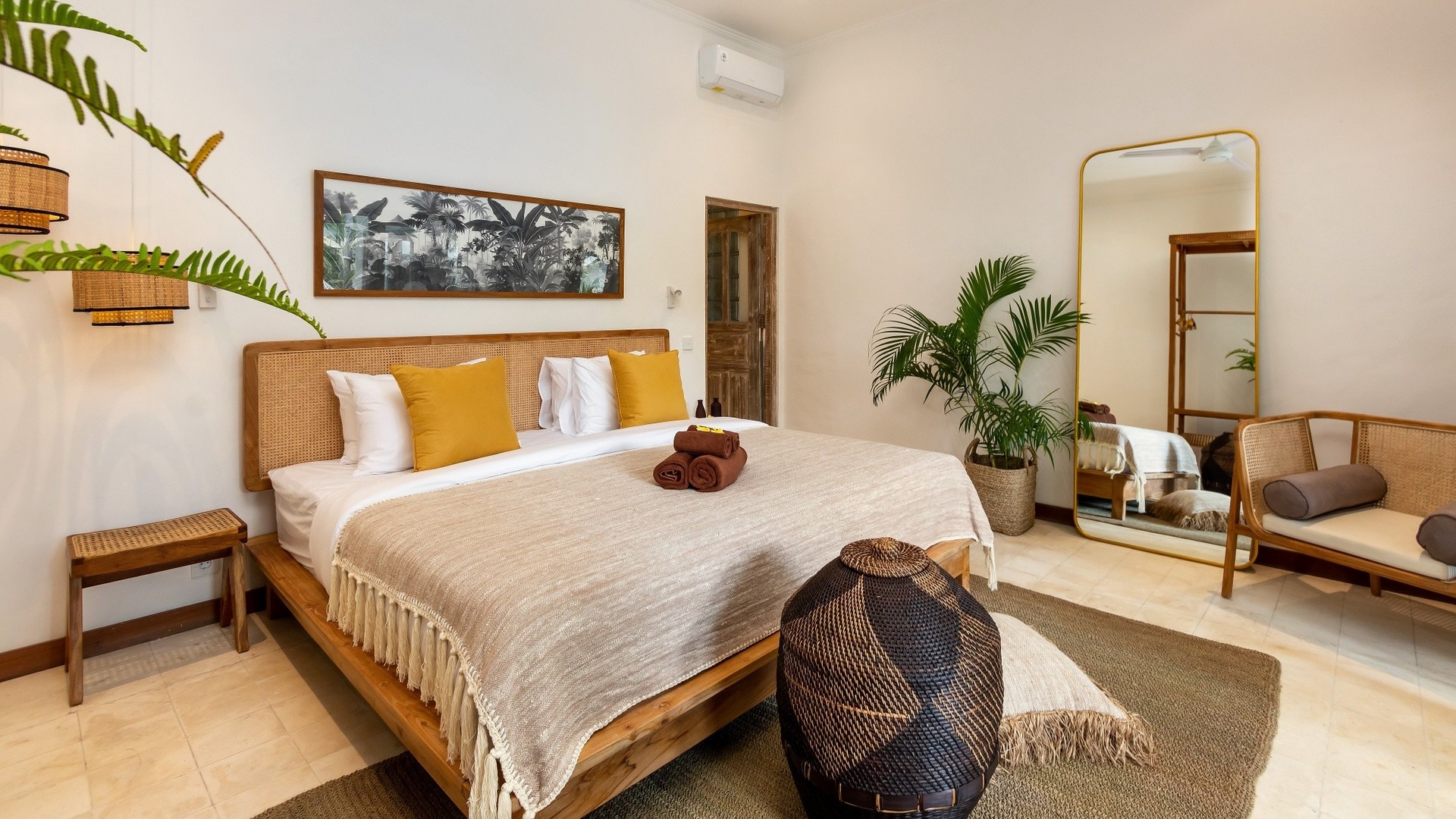 Cozy 4BR Villa with Amazing Pool Area, Bali Villa 2210