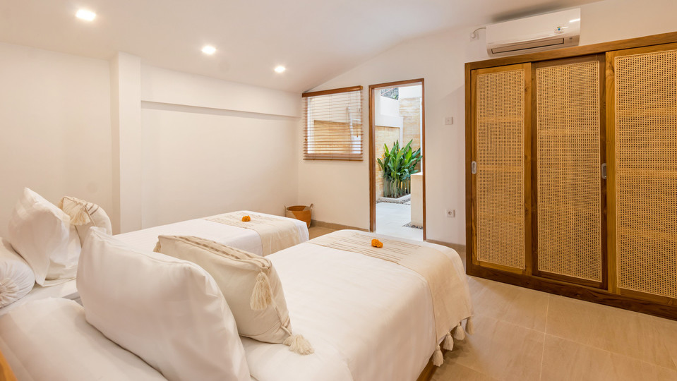 Amazing 4BR Villa With Pool in Bali, Bali Villa 2211