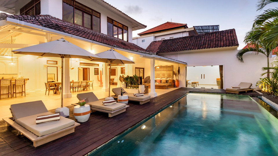 Amazing 4BR Villa With Pool in Bali, Bali Villa 2211