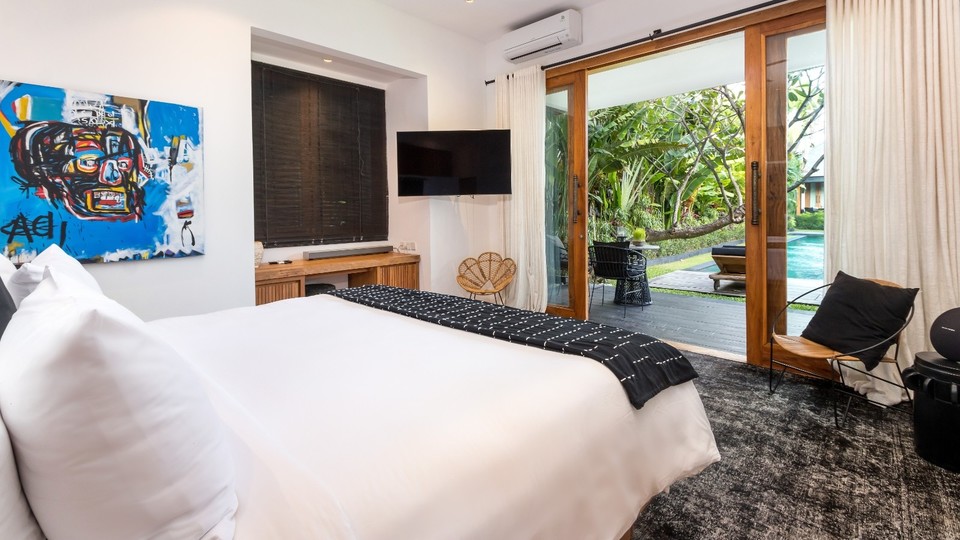Cheerful 3BR Villa W/ Pool & Garden, Bali Villa 2213