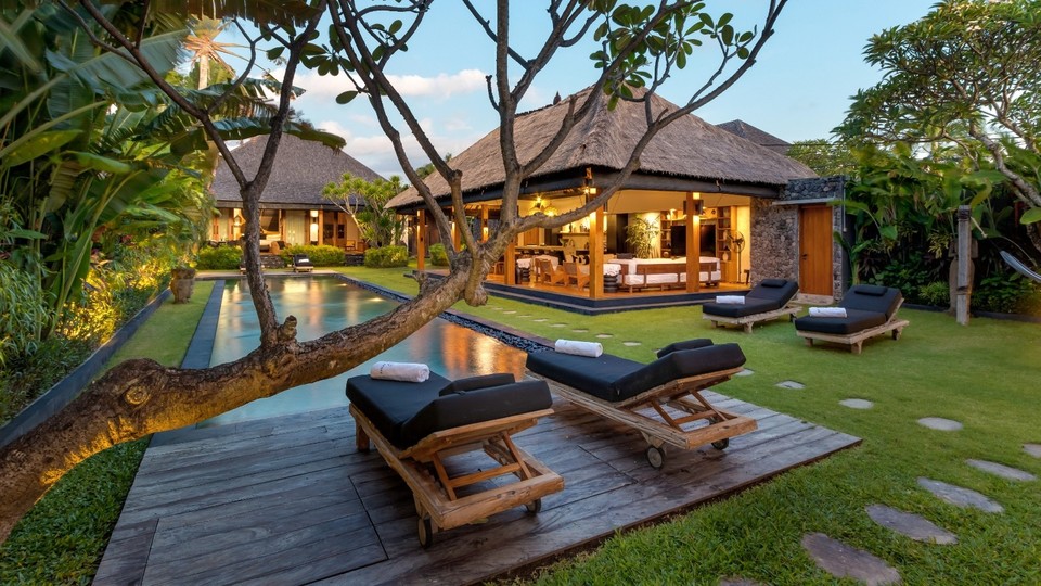 Cheerful 3BR Villa W/ Pool & Garden, Bali Villa 2213