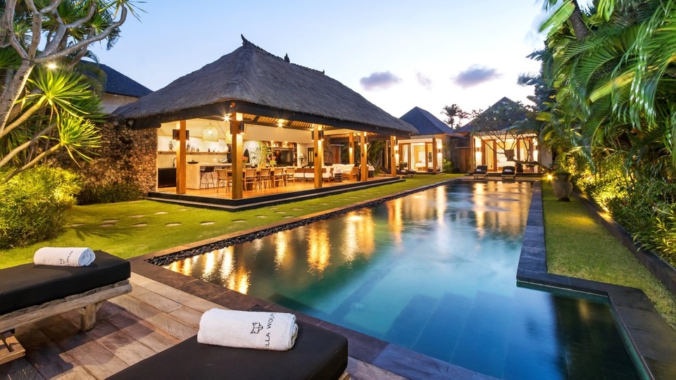 Cheerful 3BR Villa W/ Pool & Garden, Bali Villa 2213