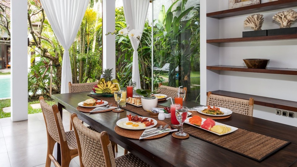 Cozy 2BR Villa W/Amazing Pool Area, Bali Villa 2216