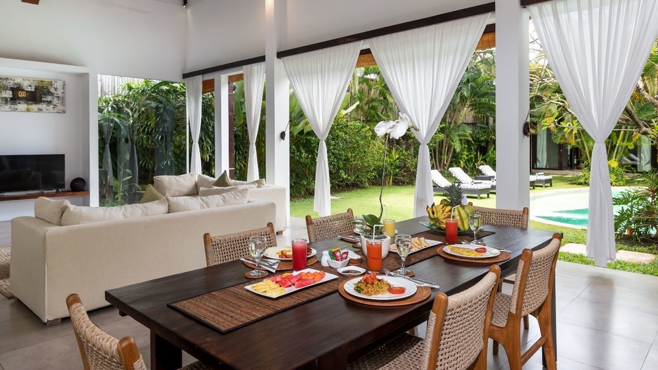 Cozy 2BR Villa W/Amazing Pool Area, Bali Villa 2216