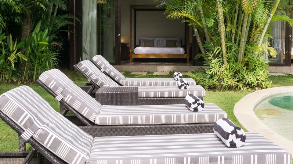 Cozy 2BR Villa W/Amazing Pool Area, Bali Villa 2216