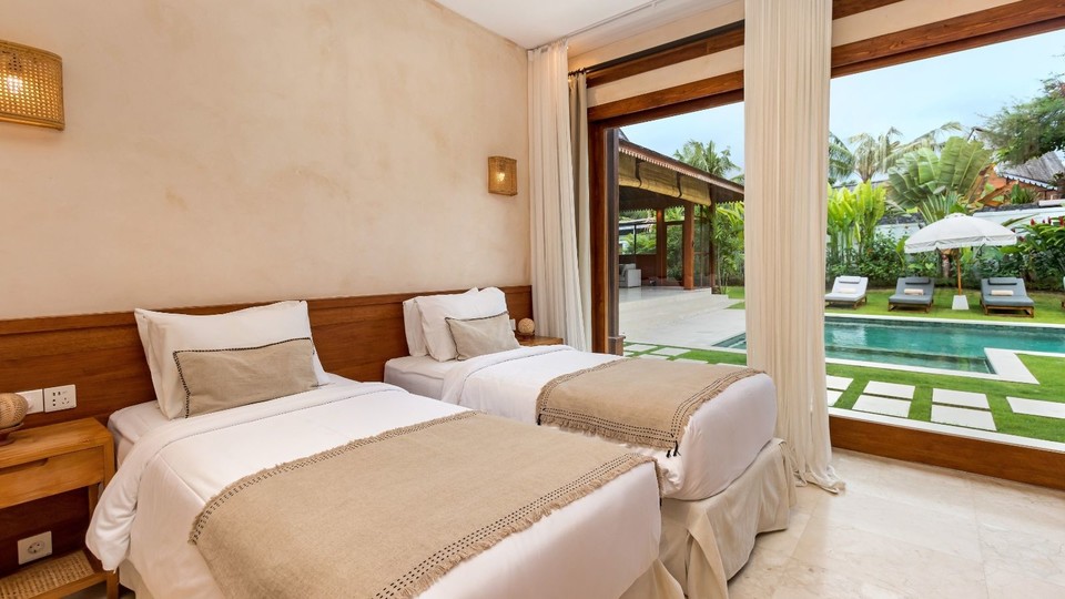 Amazing 4BR Villa With Pool, Bali Villa 2217
