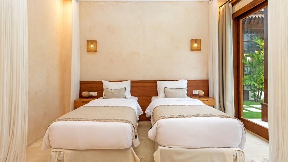 Amazing 4BR Villa With Pool, Bali Villa 2217