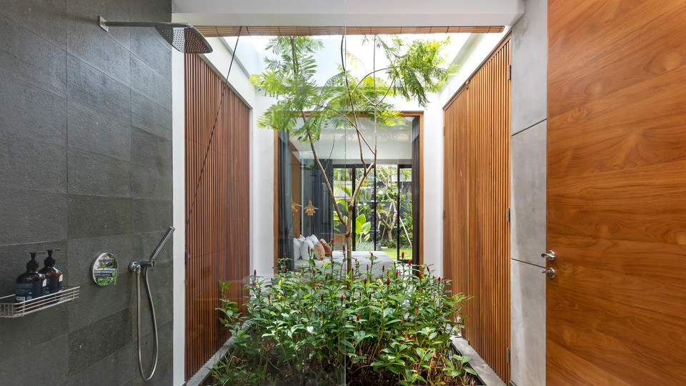 Cheerful 4BR Villa W/ Pool & Balcony, Bali Villa 2219
