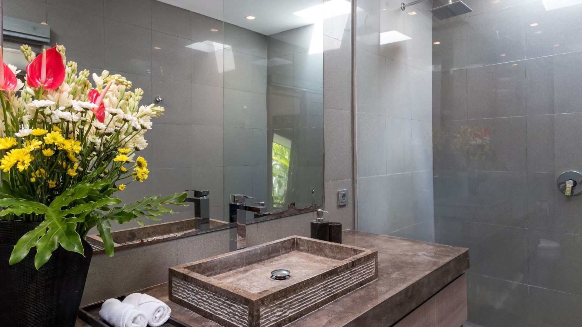 Sunny 3BR Villa Close to Beach W/ Pool, Bali Villa 2225